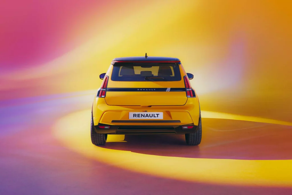 Renault 5 E-Tech Electric - A Retro Revolution? 88 Renault R