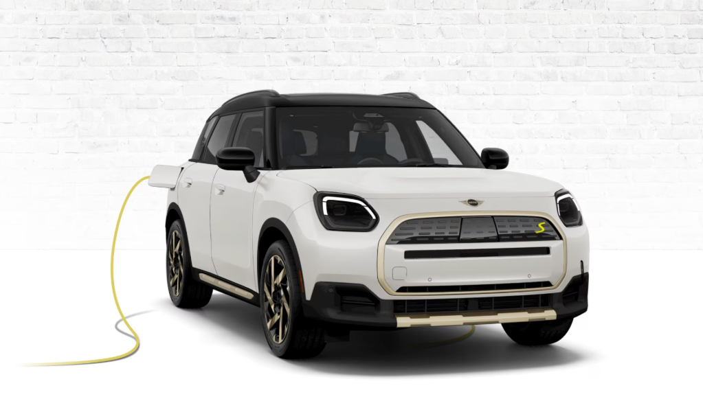 The 2025 Mini Countryman SE ALL4: A Bigger, Bolder, and All-Electric Mini Adventure 84